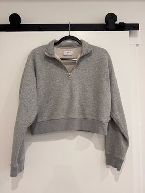 Aritzia Gray Quarter-Zip Cropped Sweatshirt